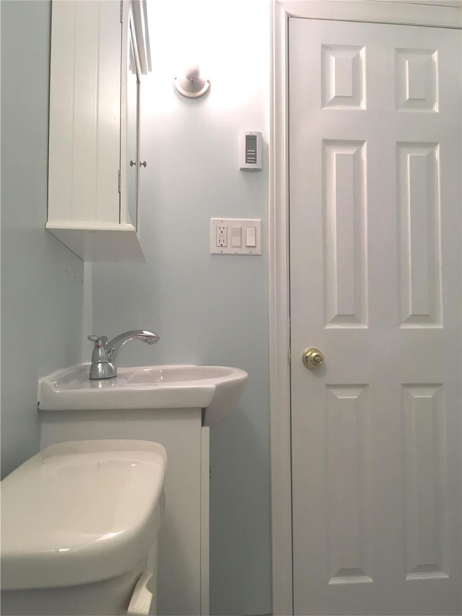 177 John St W
