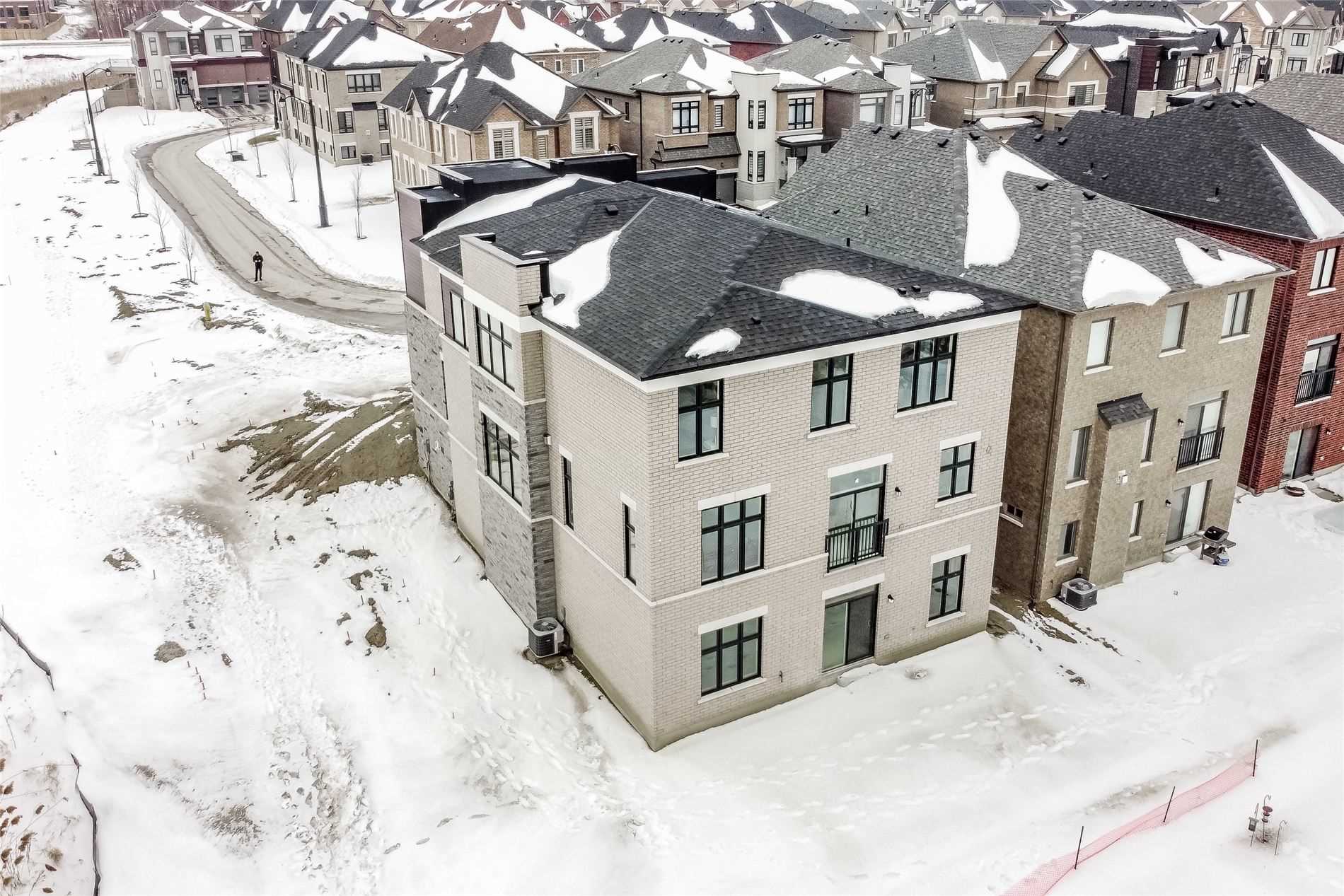 46 Galen Cres