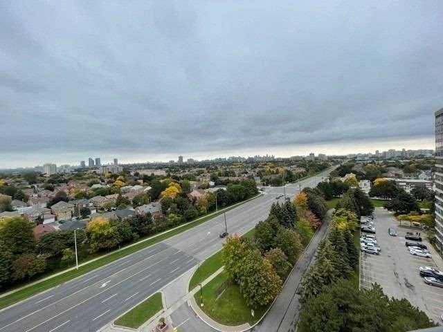 7460 Bathurst St, #1210