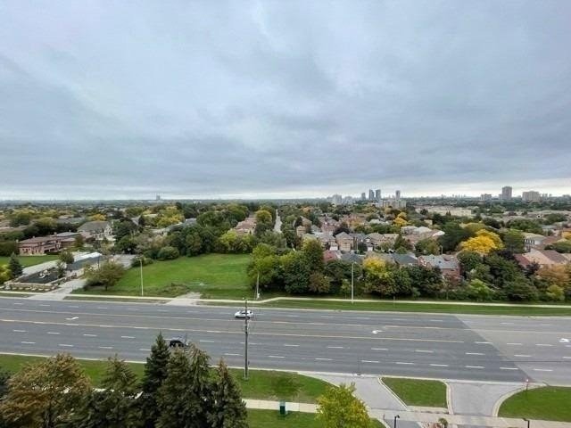 7460 Bathurst St, #1210