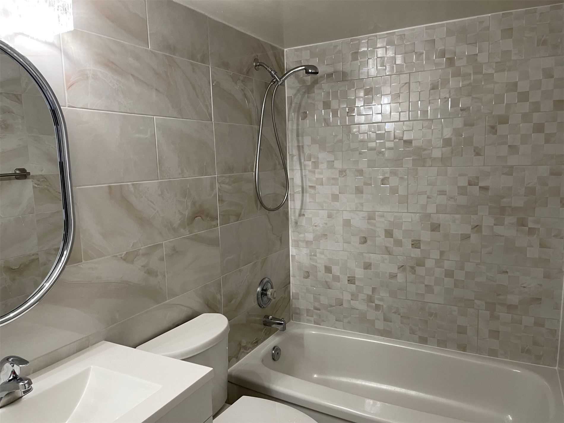 7460 Bathurst St, #1210
