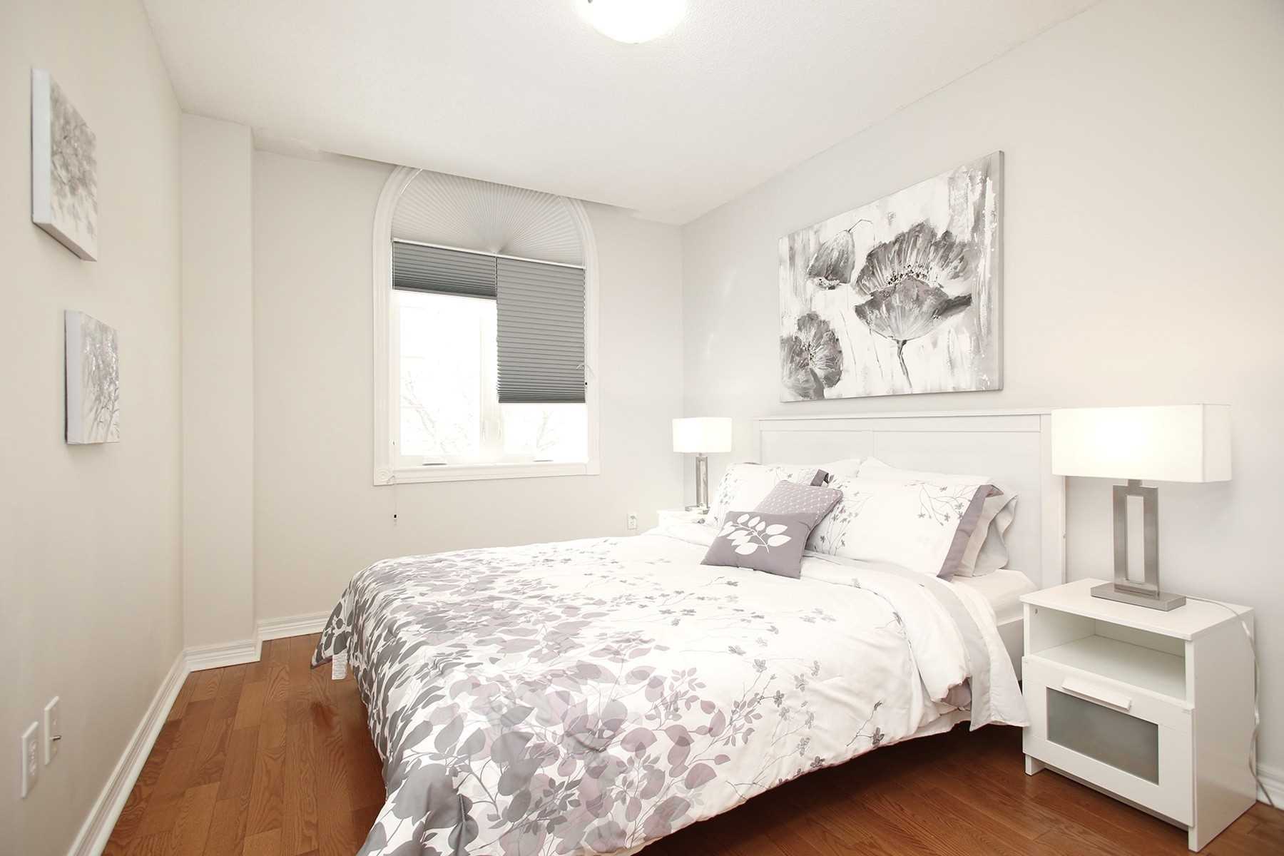 212 Kimono Cres