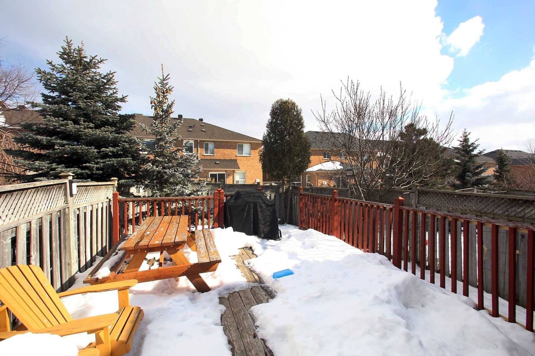 212 Kimono Cres