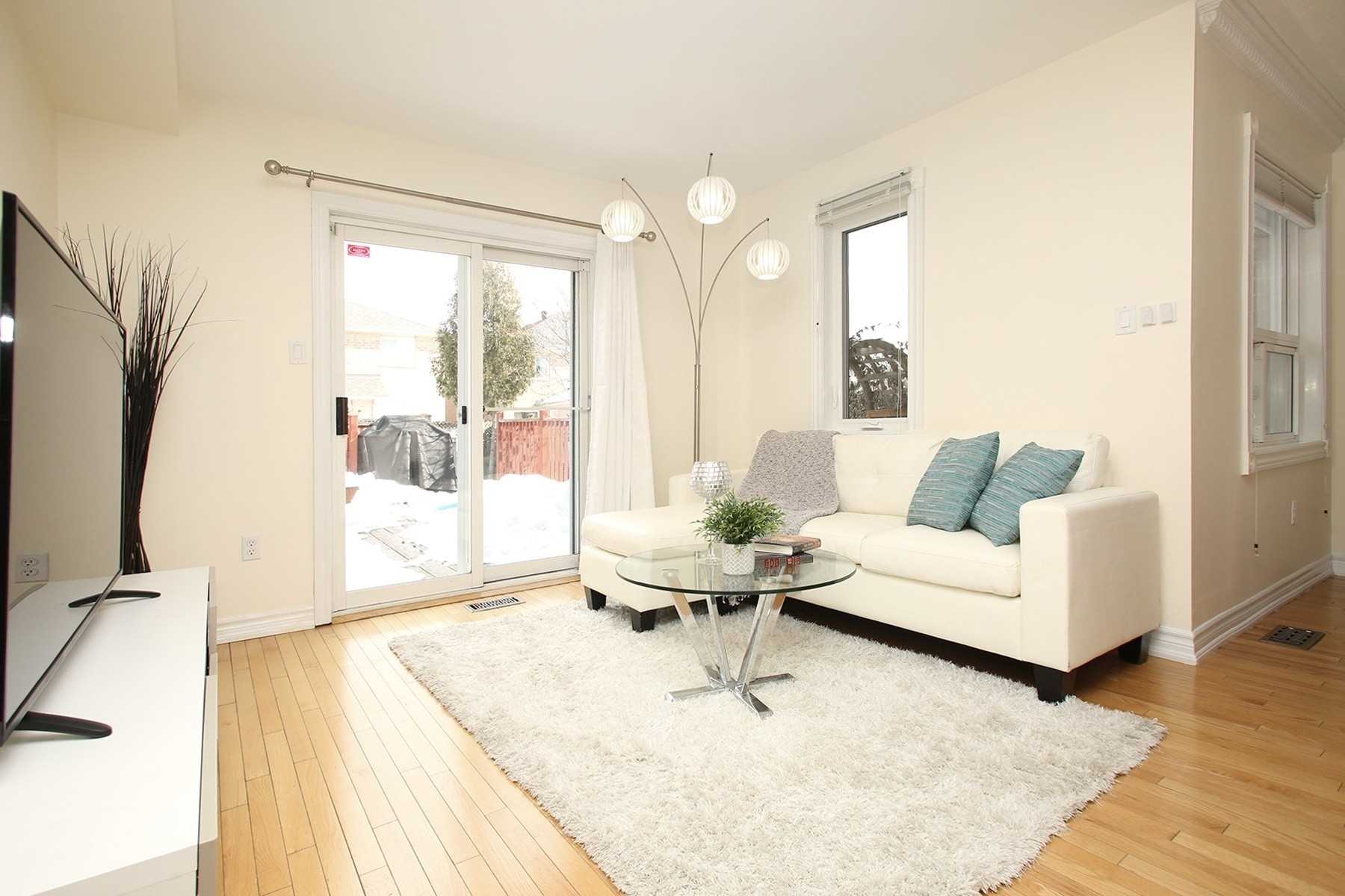 212 Kimono Cres