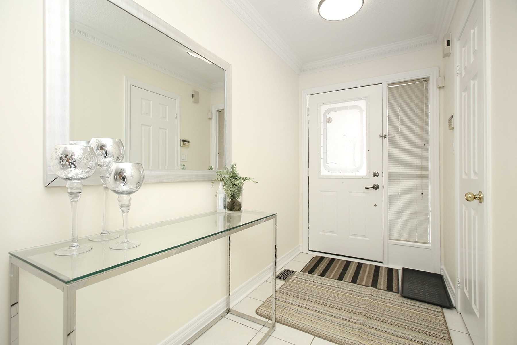 212 Kimono Cres