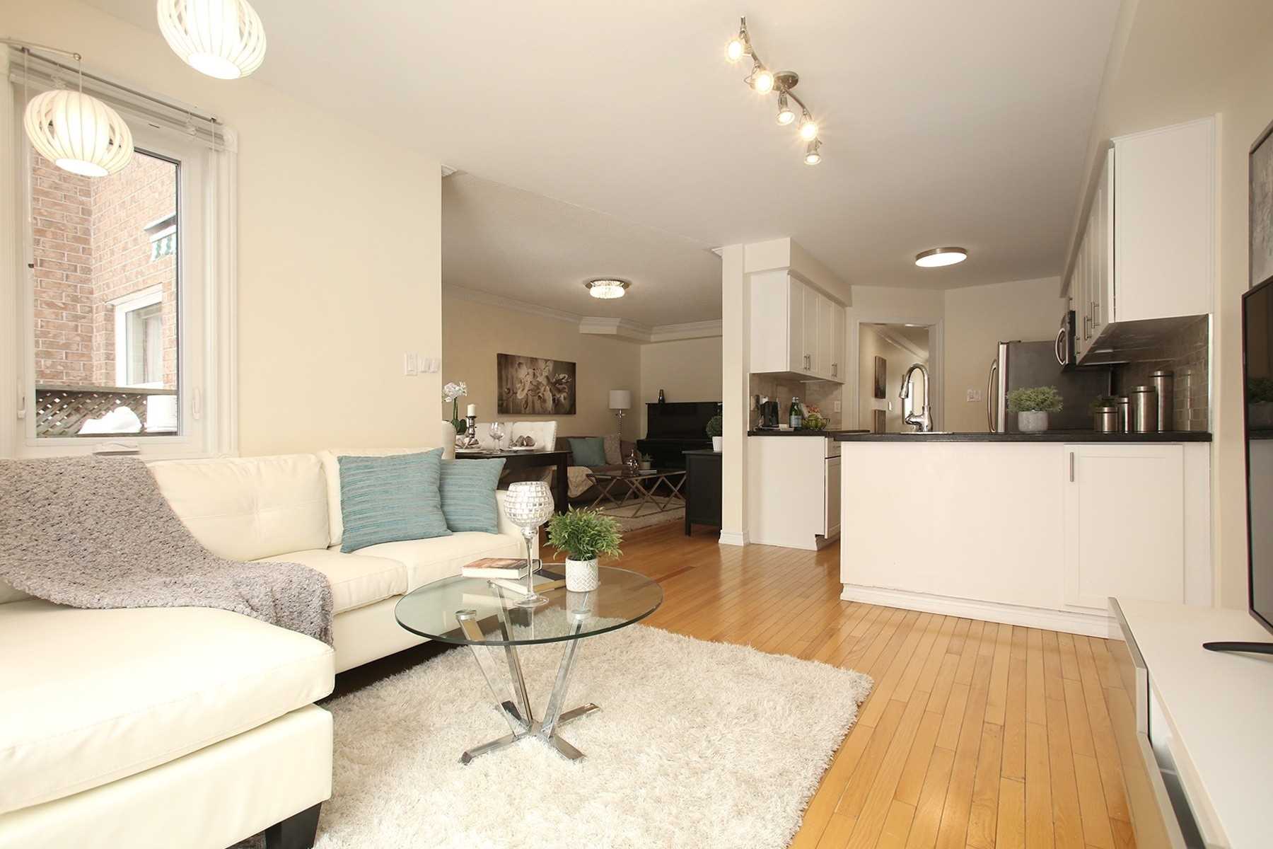 212 Kimono Cres
