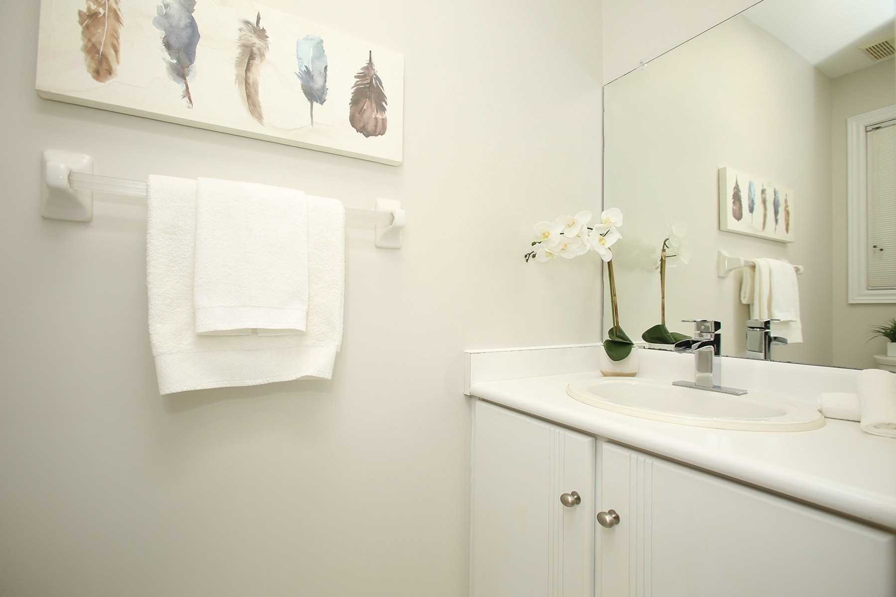 212 Kimono Cres