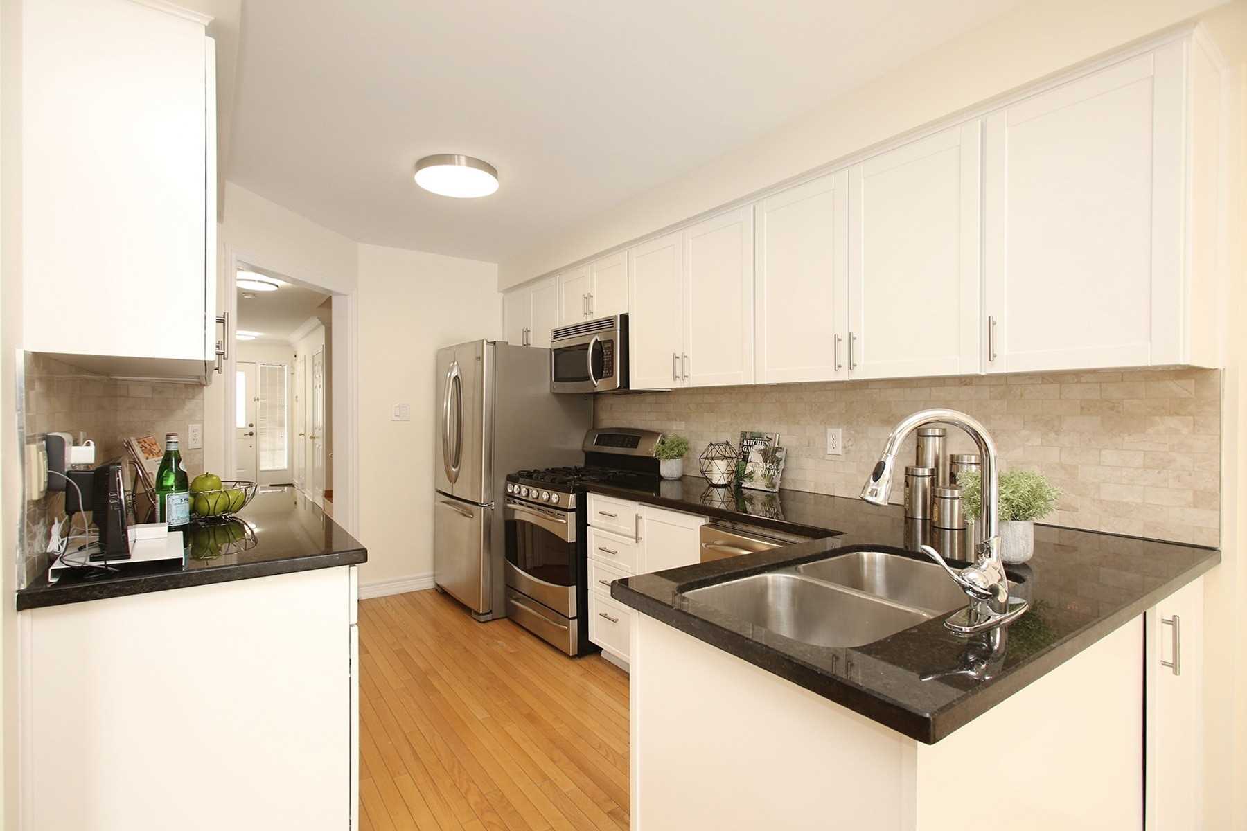 212 Kimono Cres