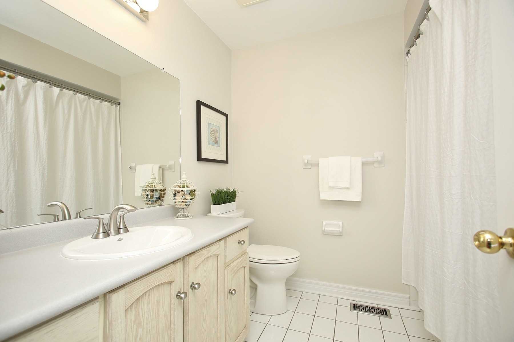 212 Kimono Cres