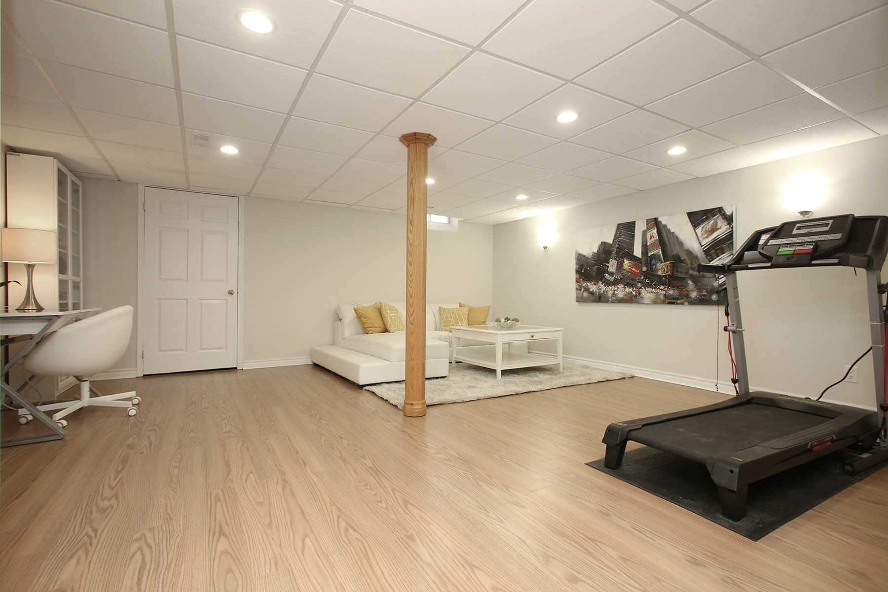 212 Kimono Cres