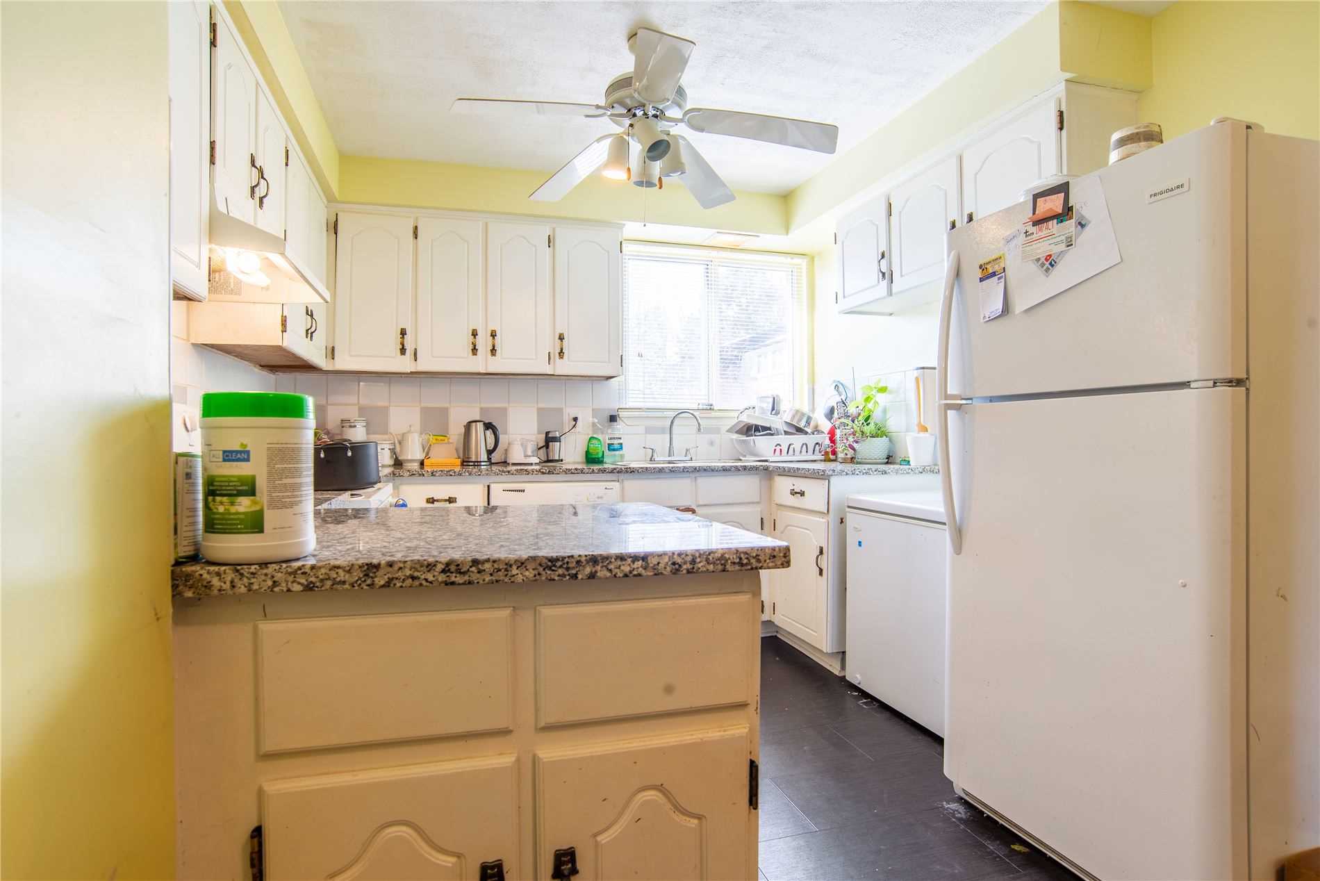 12 Poplar Cres, #34
