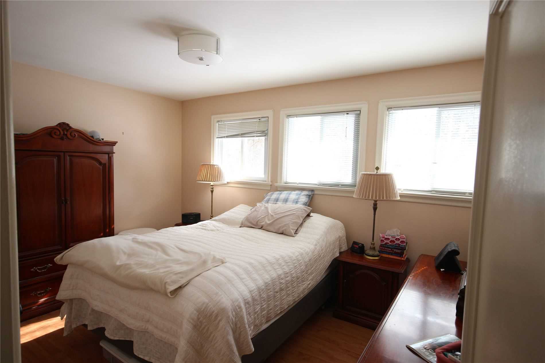 187 James St