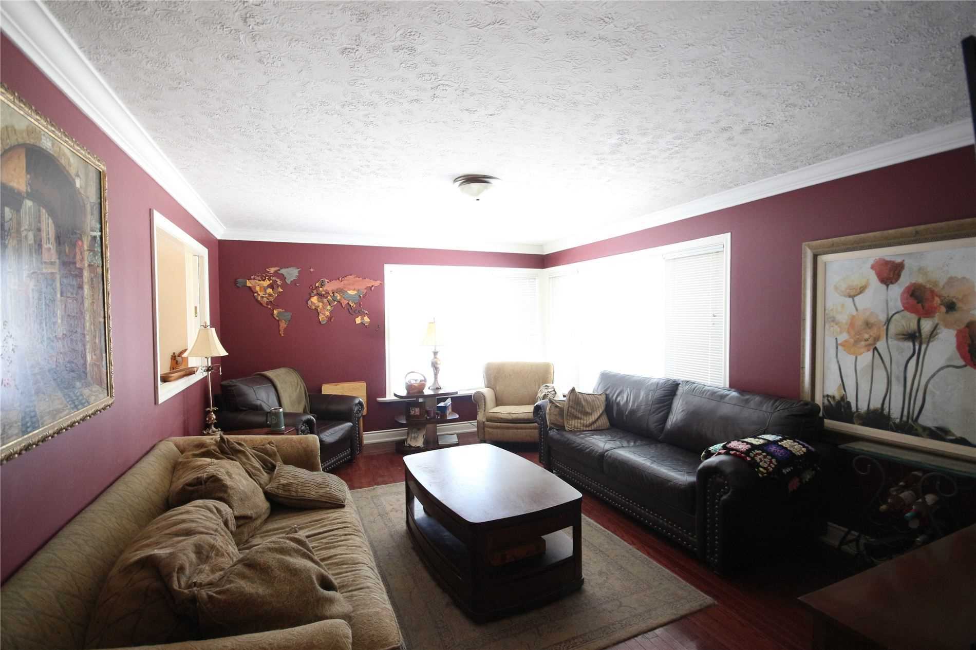 187 James St