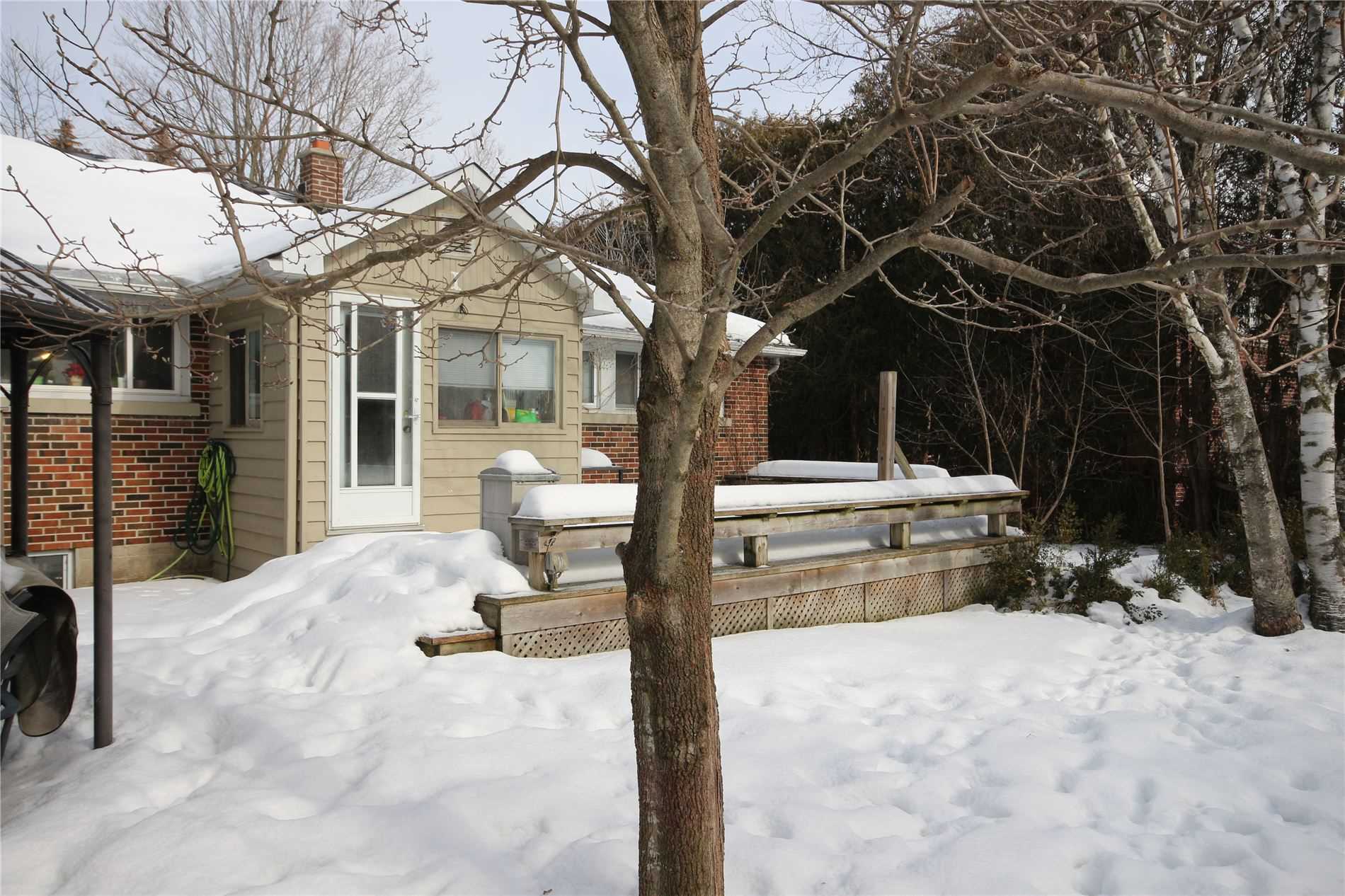 187 James St
