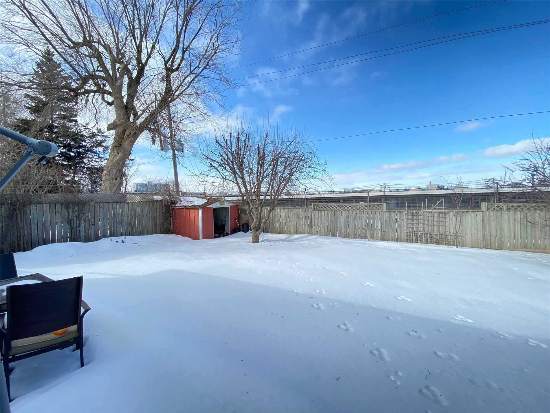 92 Meadowview Ave