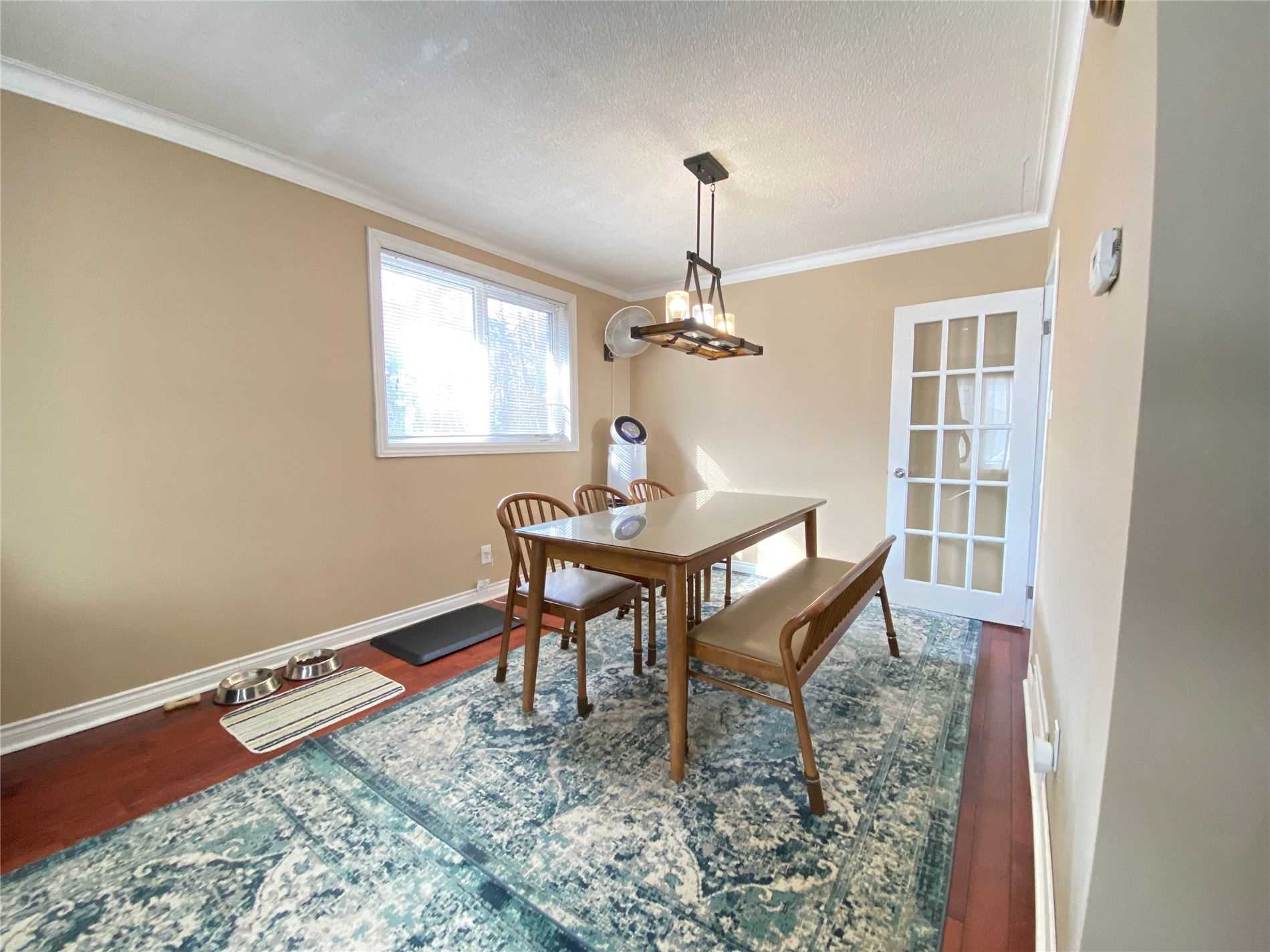 92 Meadowview Ave