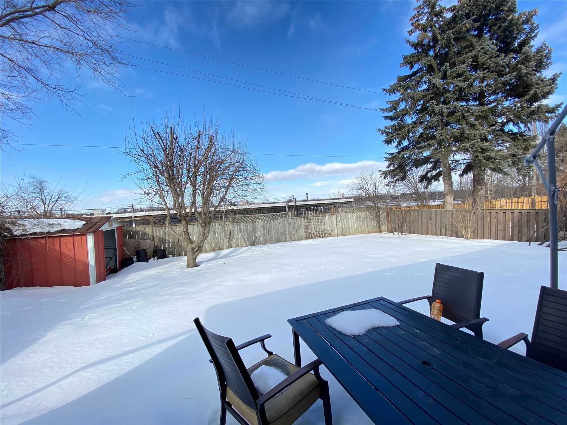 92 Meadowview Ave