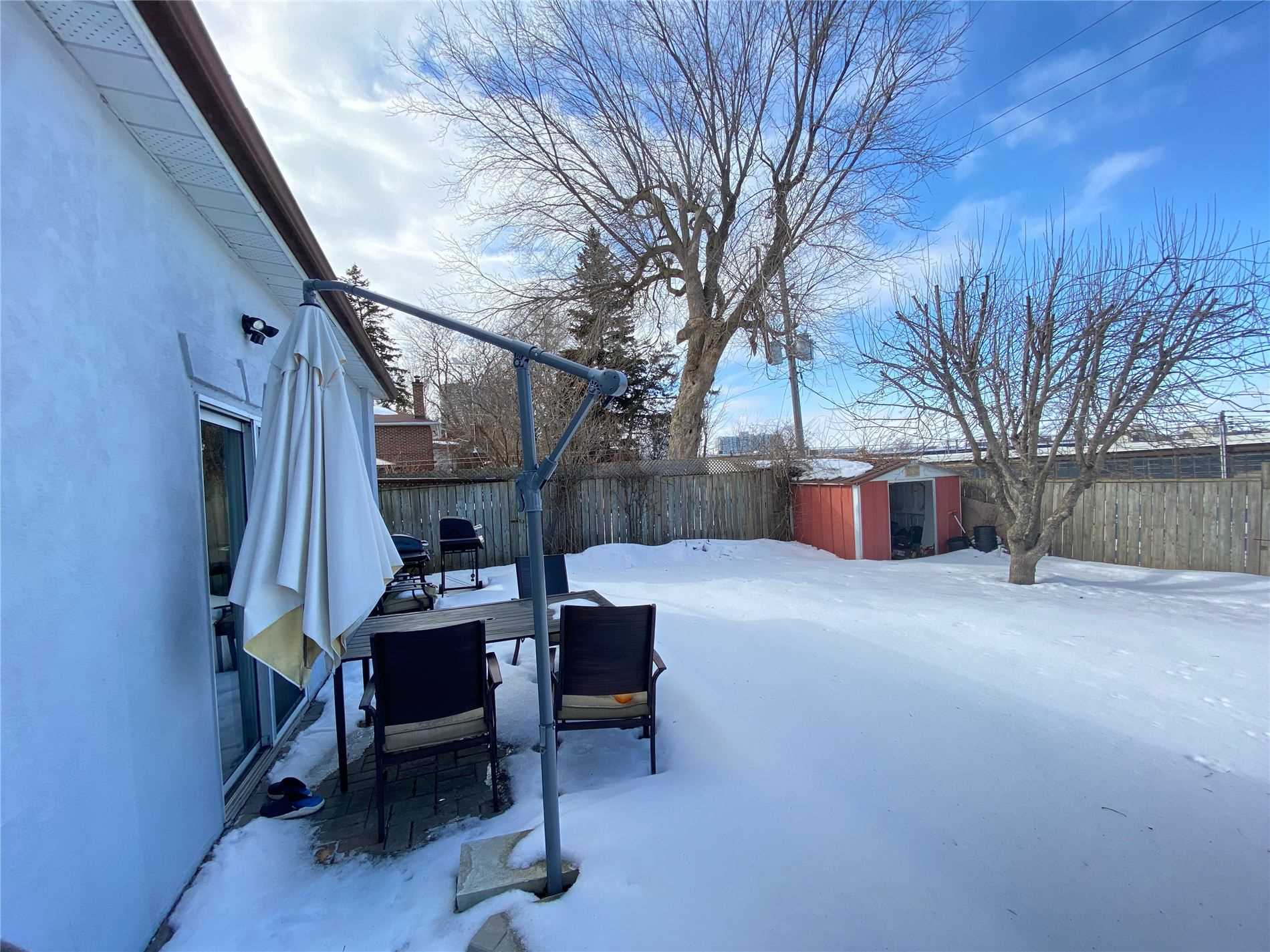 92 Meadowview Ave