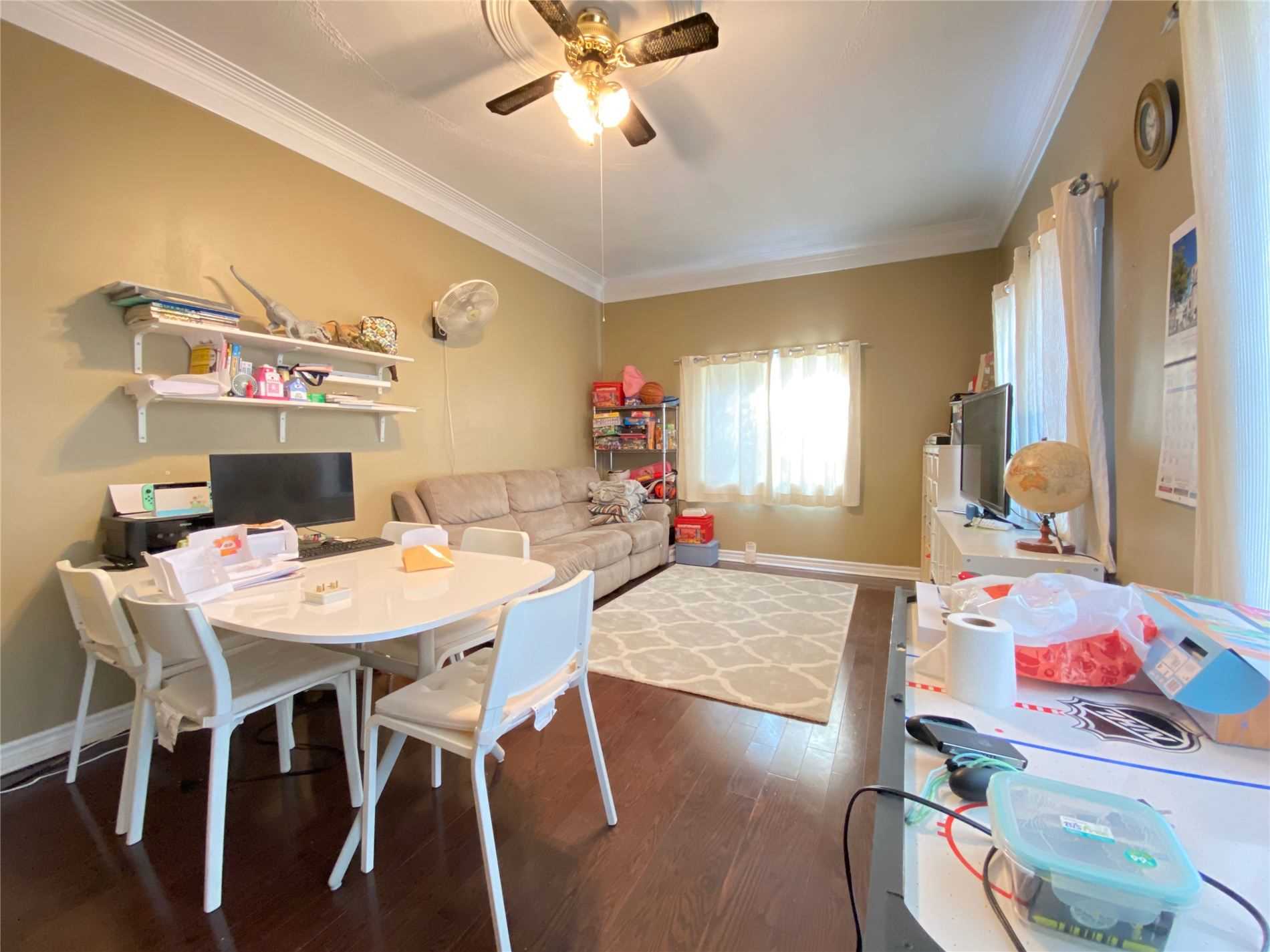 92 Meadowview Ave