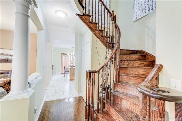 65 Aikenhead Ave