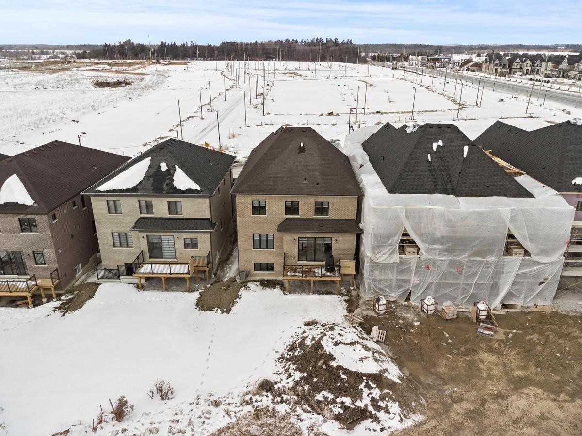 33 Brant Dr