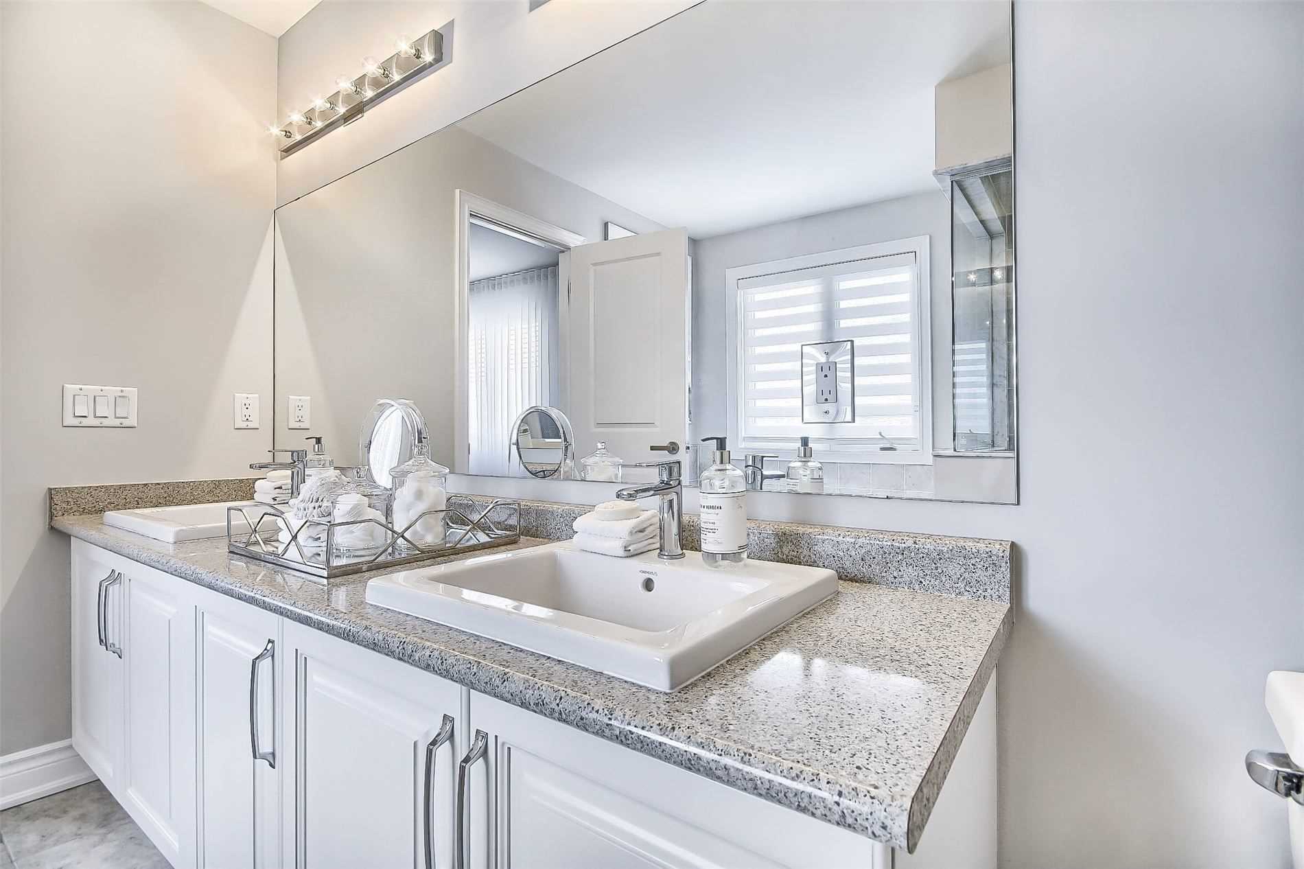 19 Selby Cres