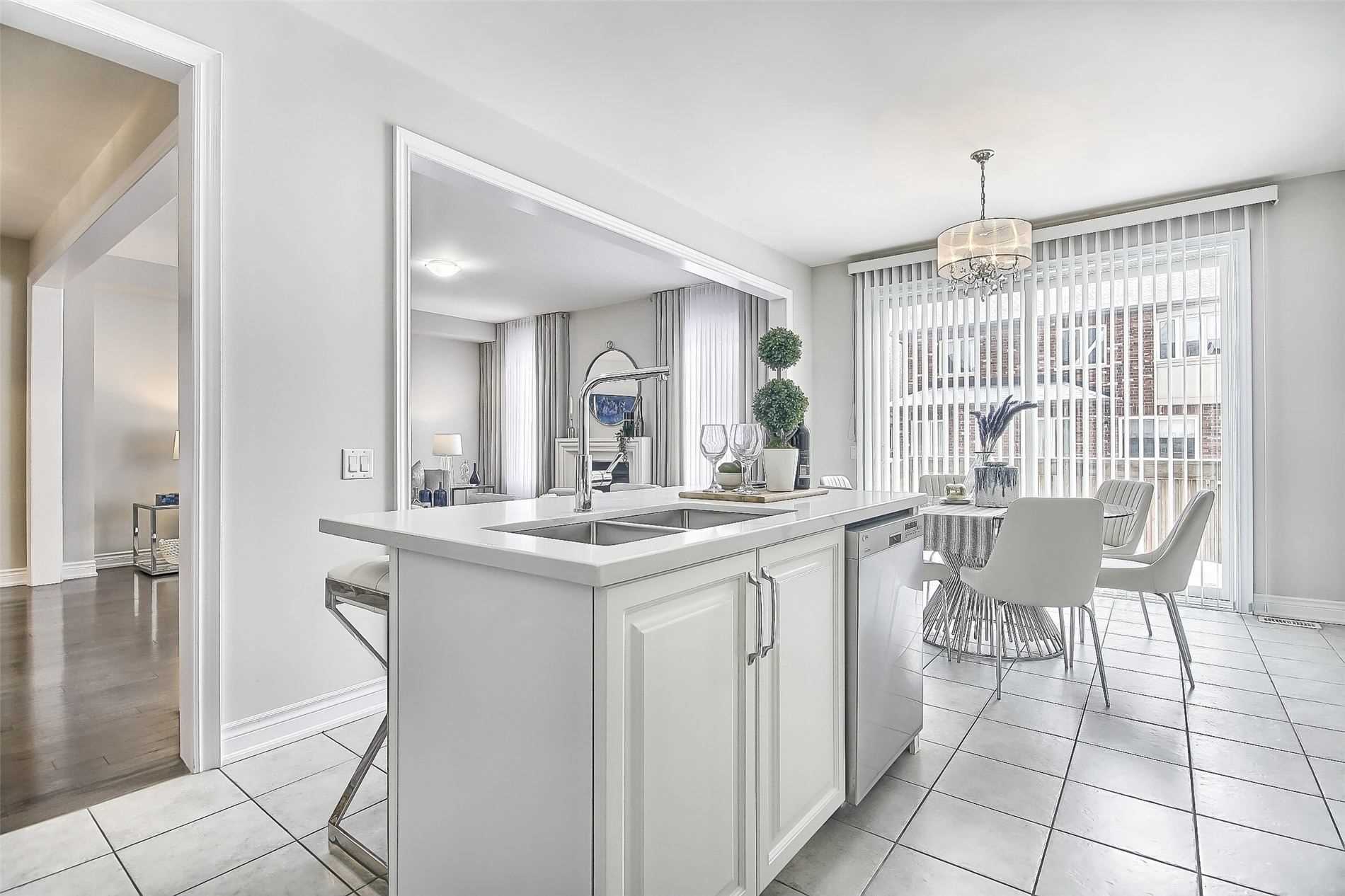 19 Selby Cres