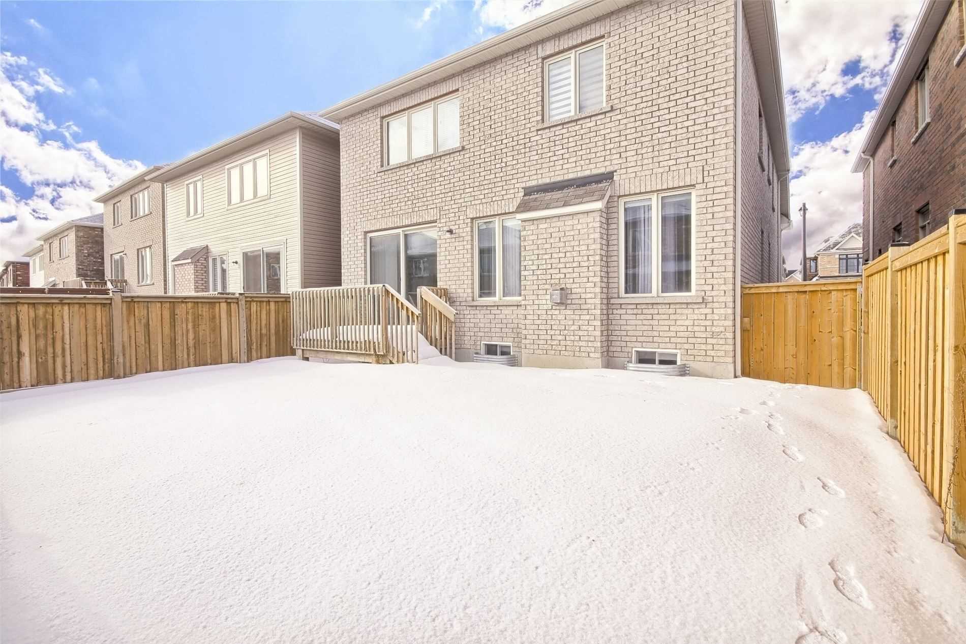 19 Selby Cres