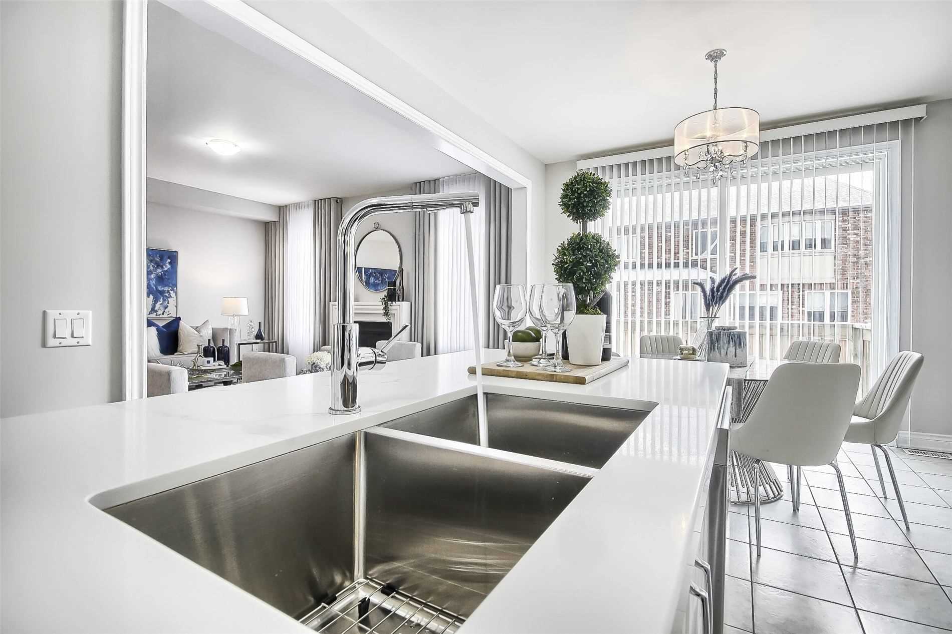 19 Selby Cres