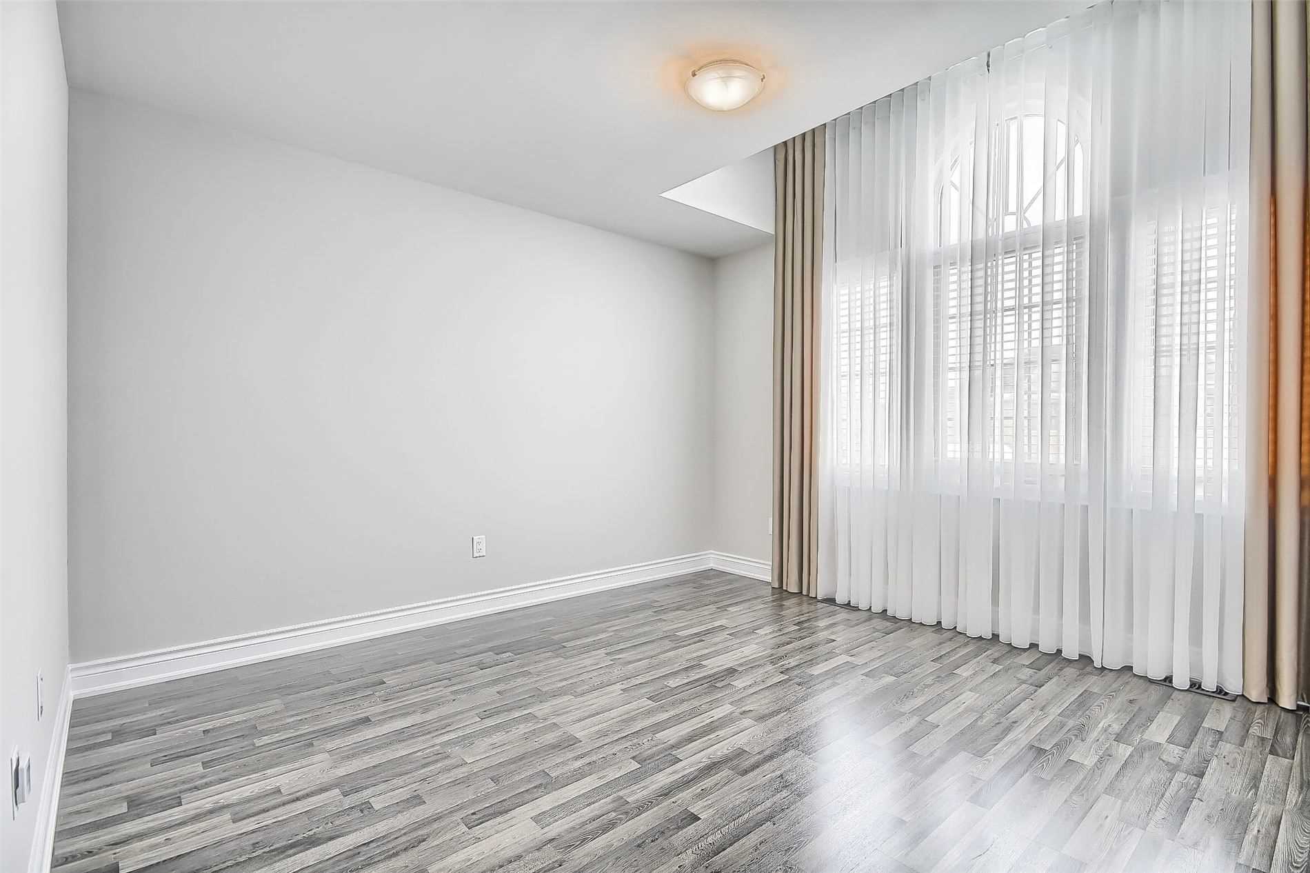 19 Selby Cres