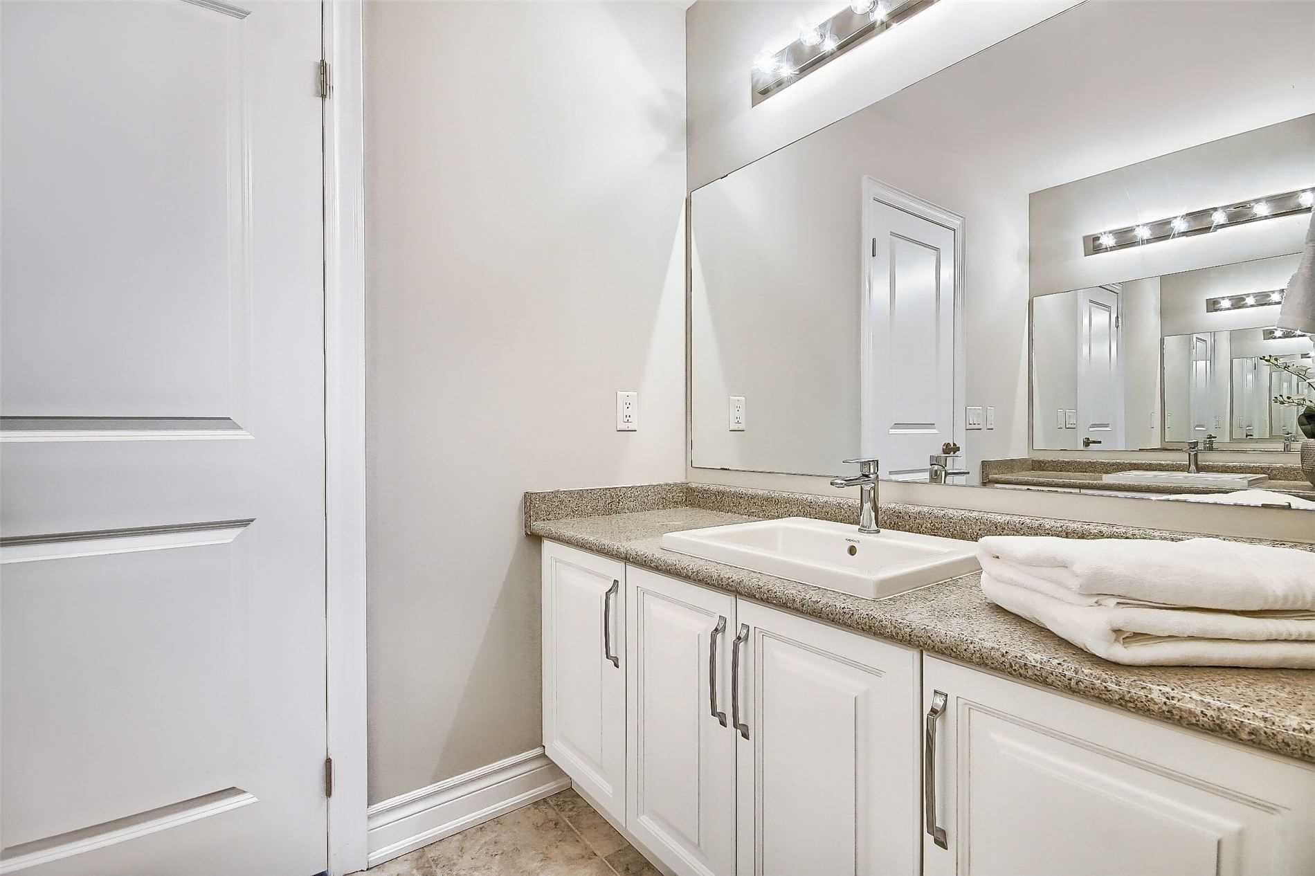 19 Selby Cres