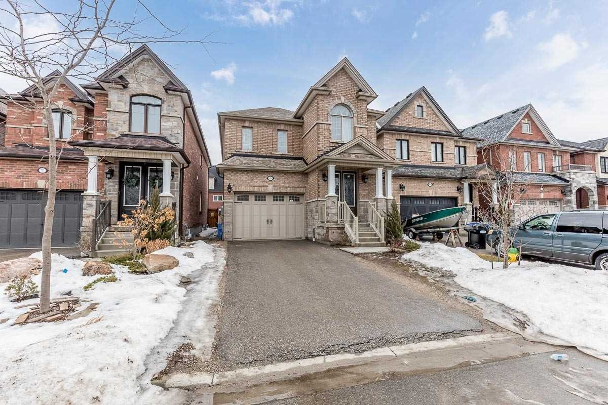 68 Walker Blvd