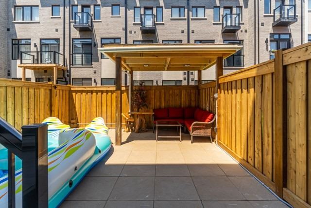 12 Laskin Dr
