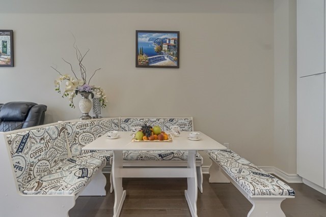 12 Laskin Dr