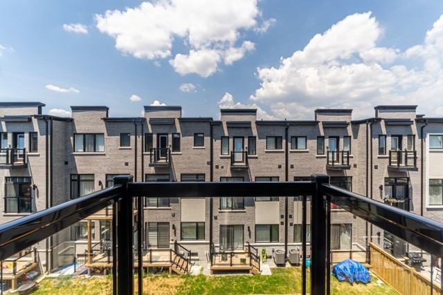 12 Laskin Dr