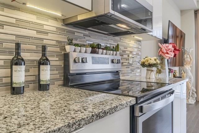 12 Laskin Dr