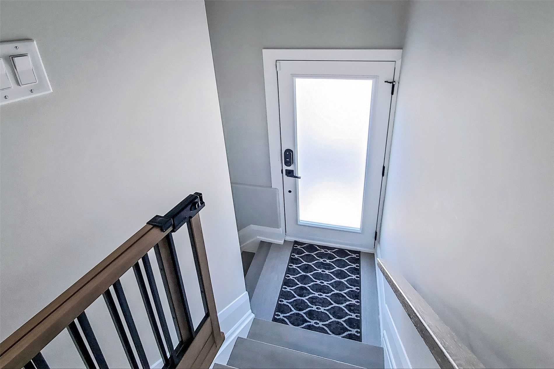 646 Simcoe Rd