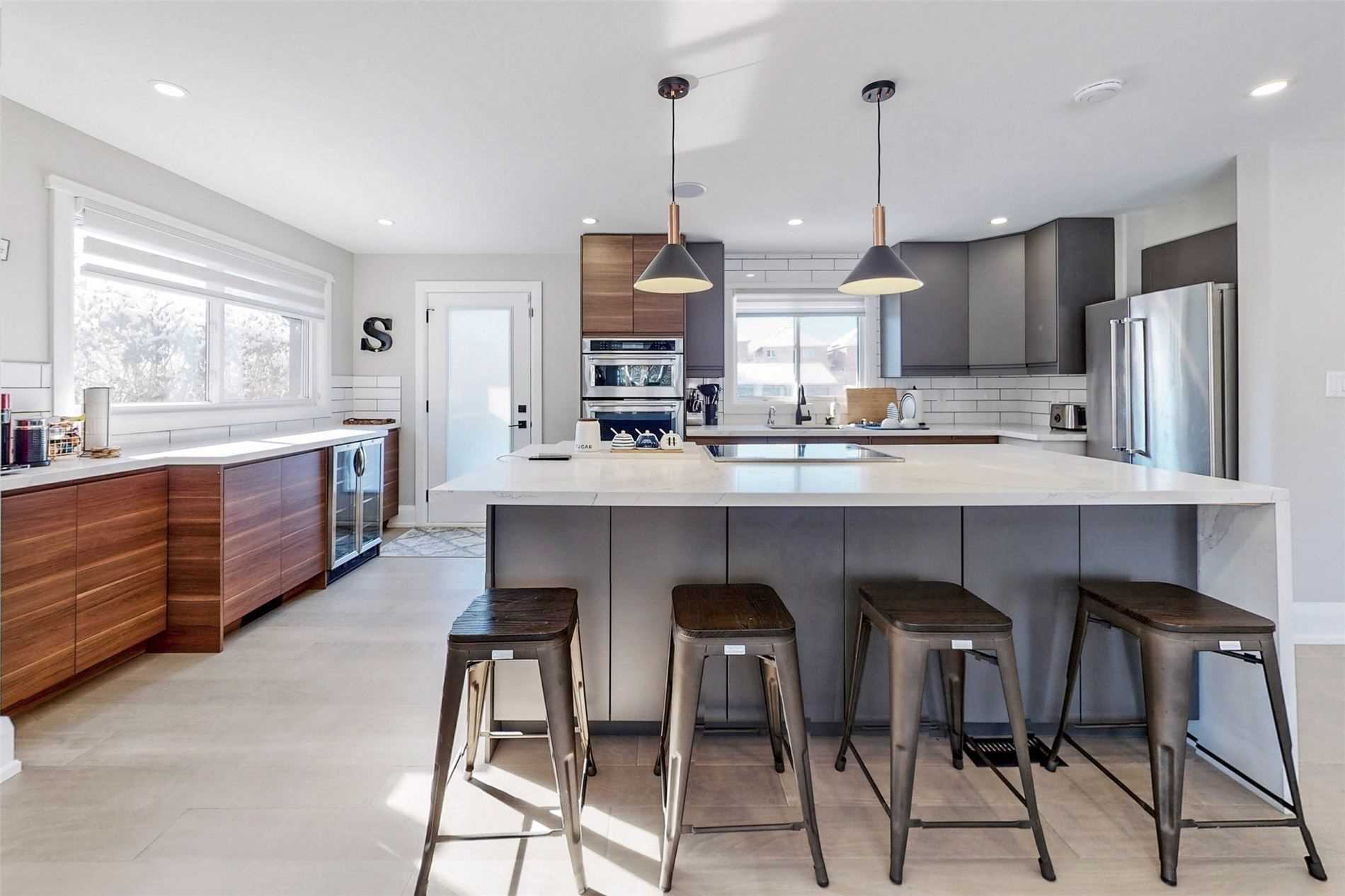 646 Simcoe Rd