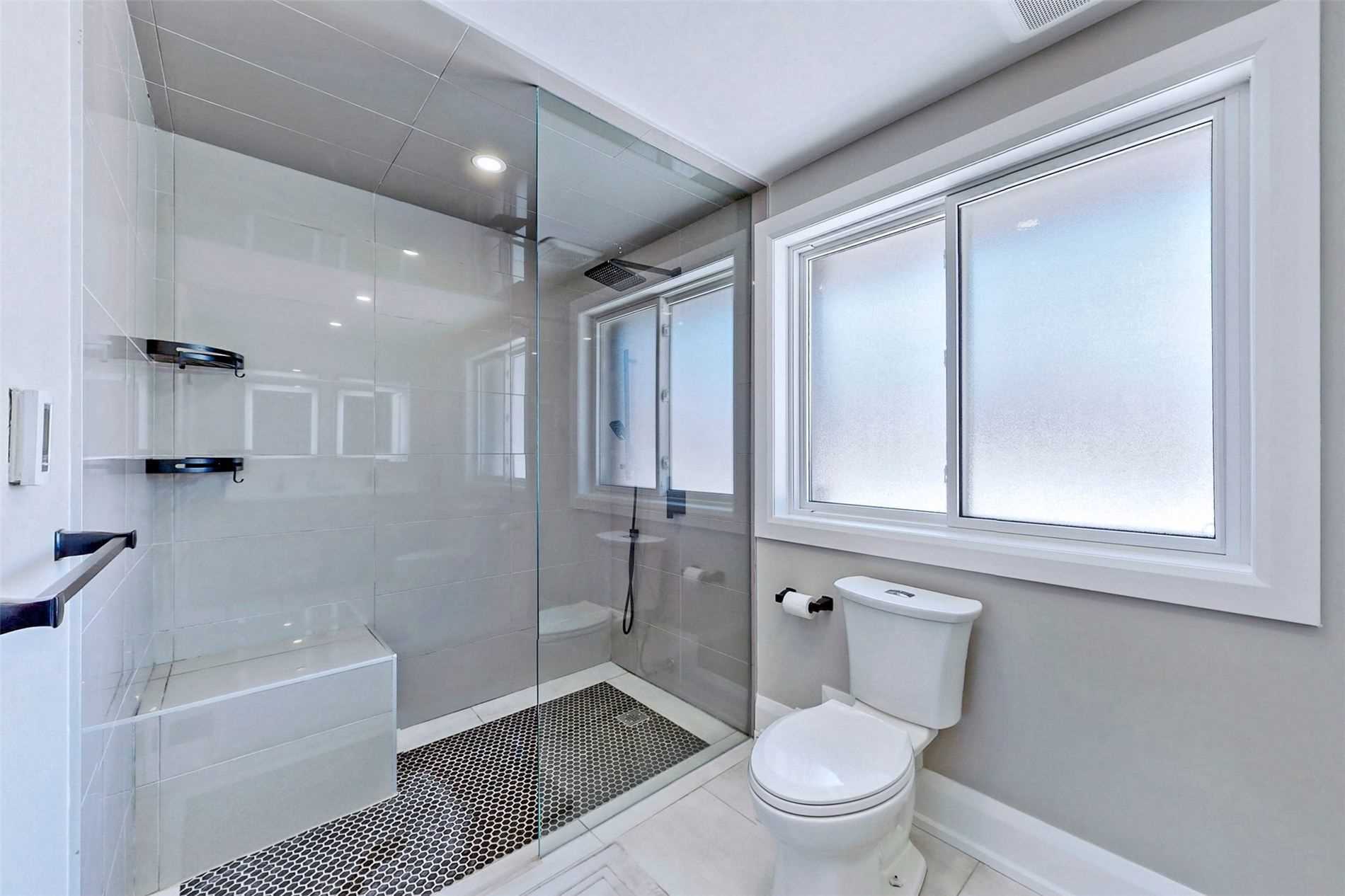 646 Simcoe Rd
