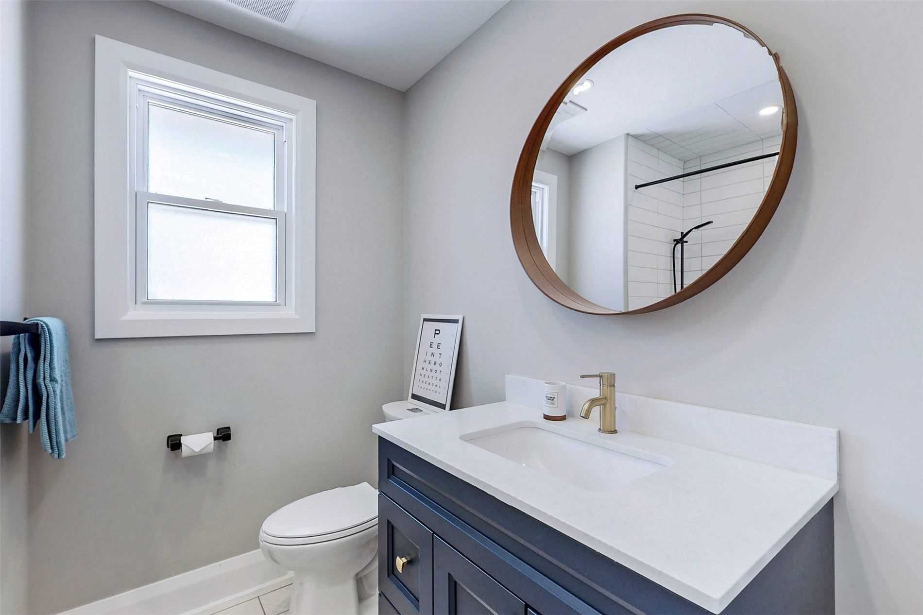 646 Simcoe Rd