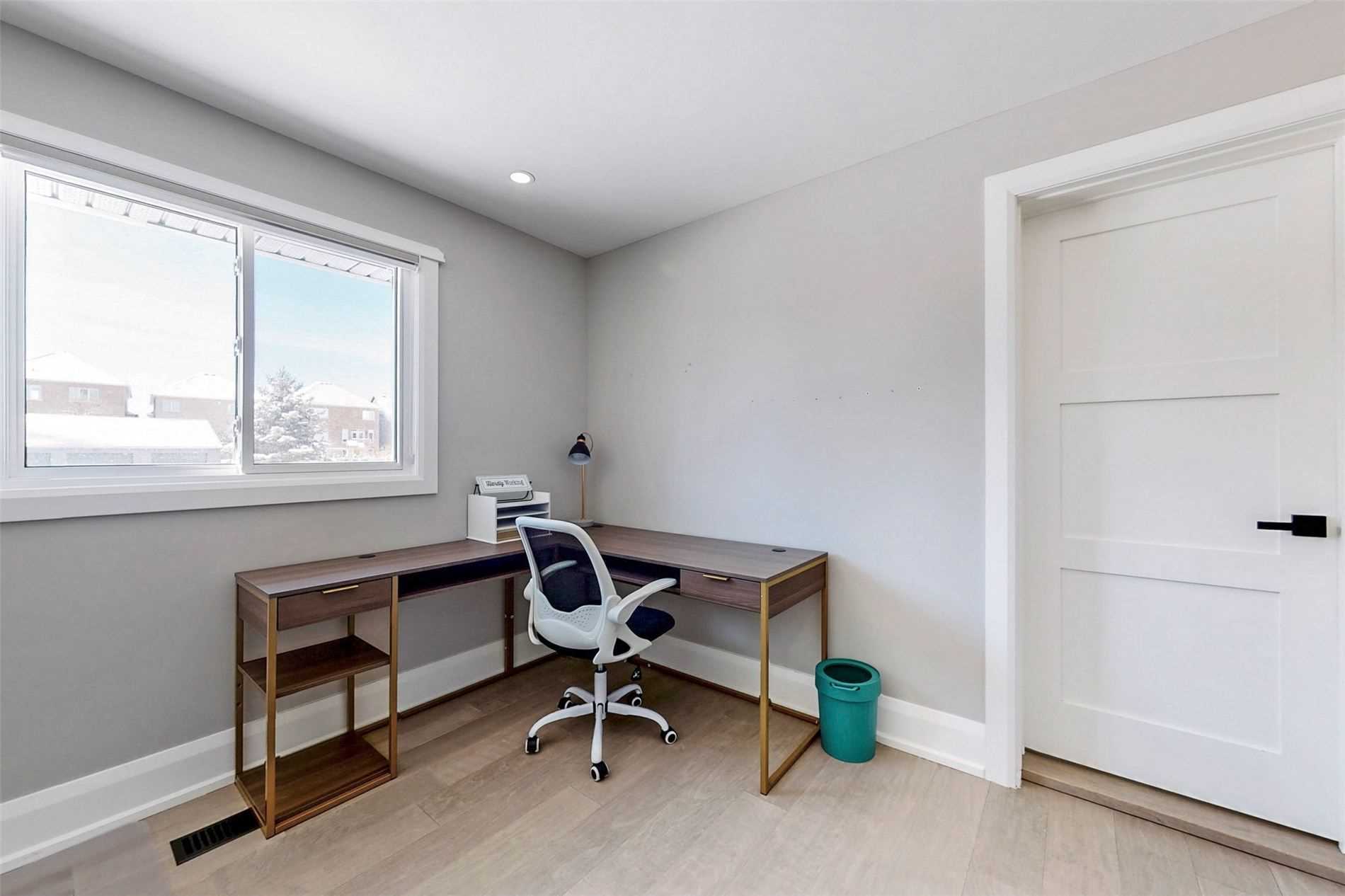 646 Simcoe Rd