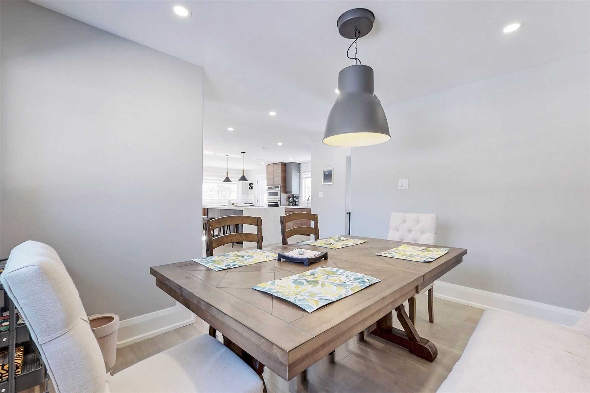 646 Simcoe Rd