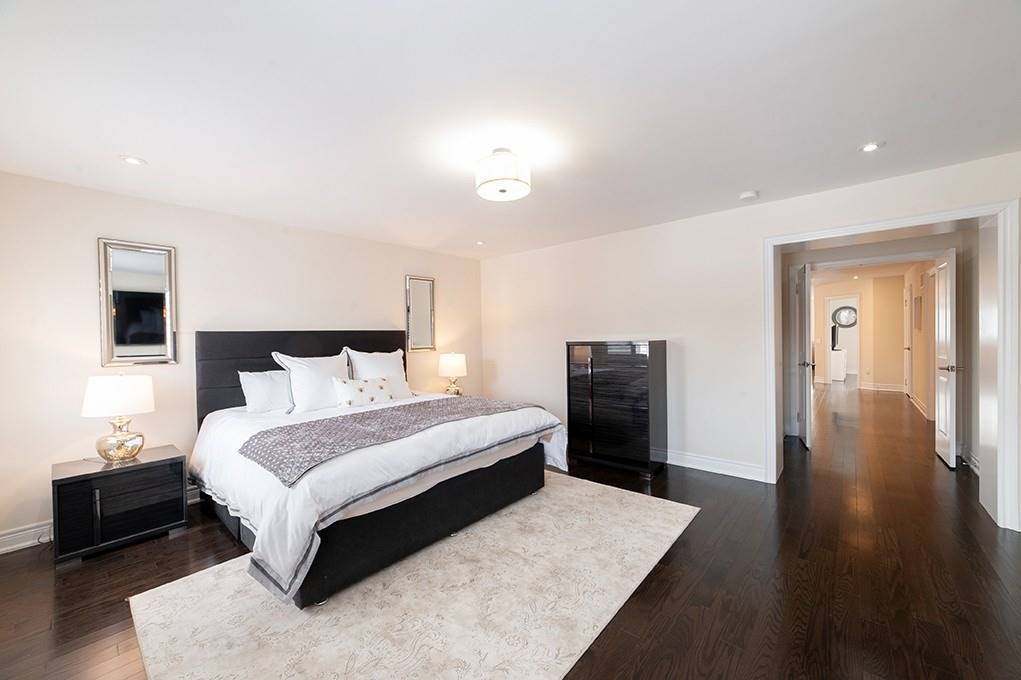 38 Dunrobin Cres