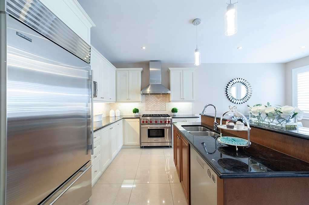 38 Dunrobin Cres