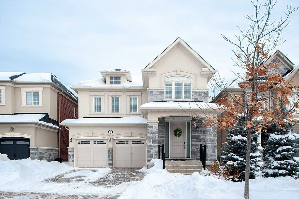 38 Dunrobin Cres