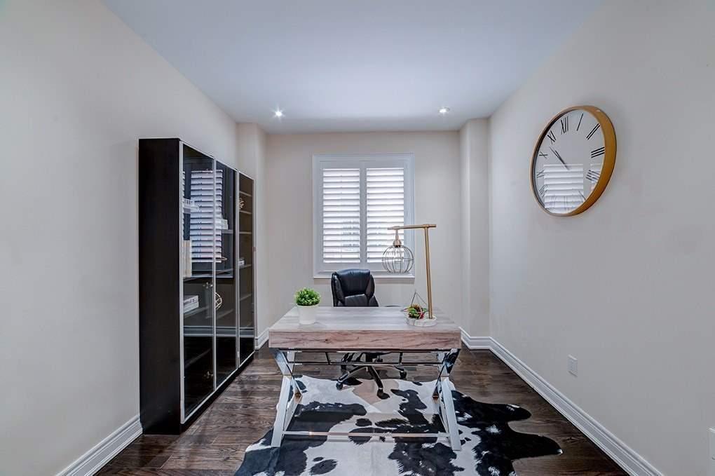 38 Dunrobin Cres