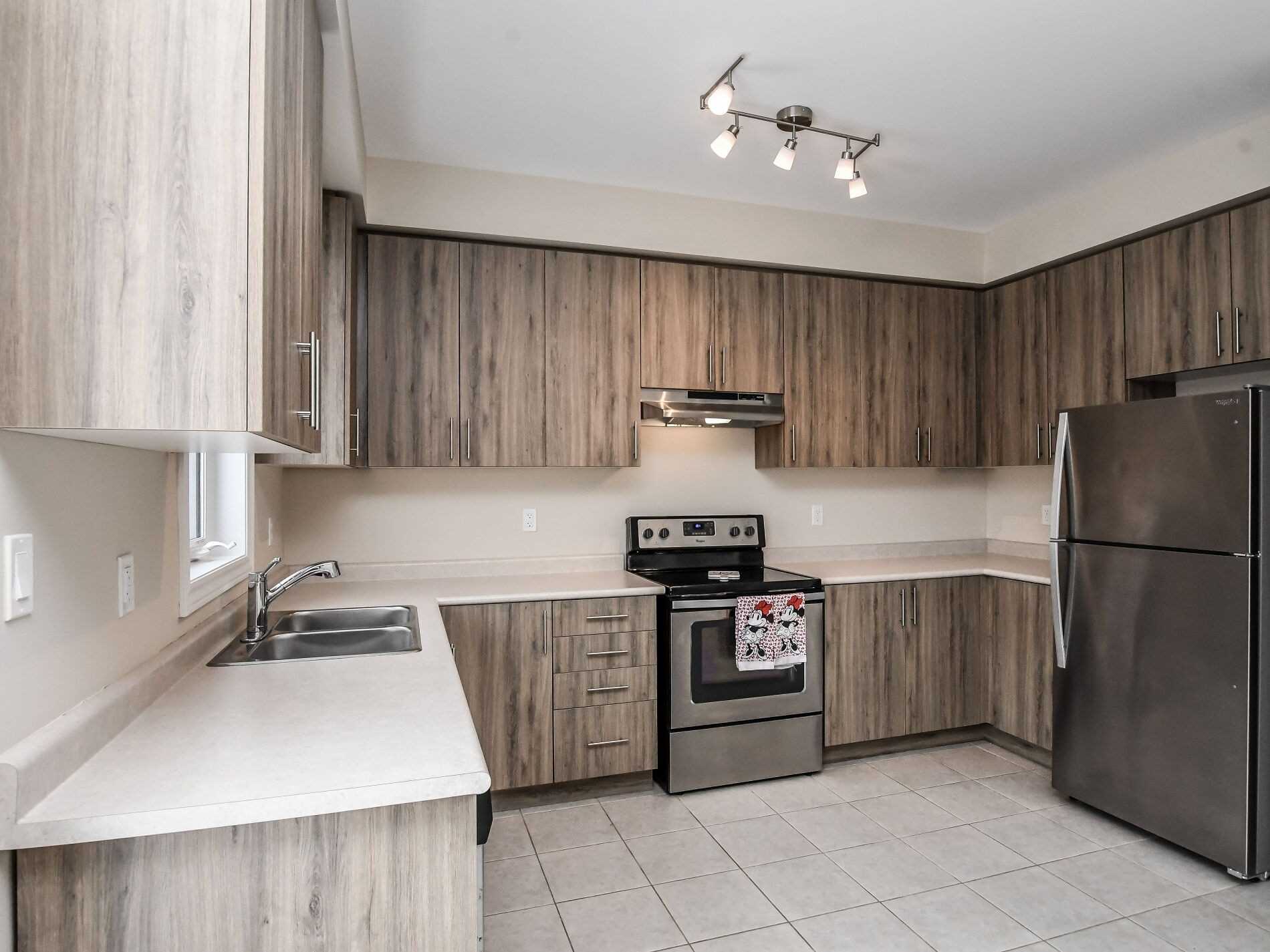 68 Milson Cres