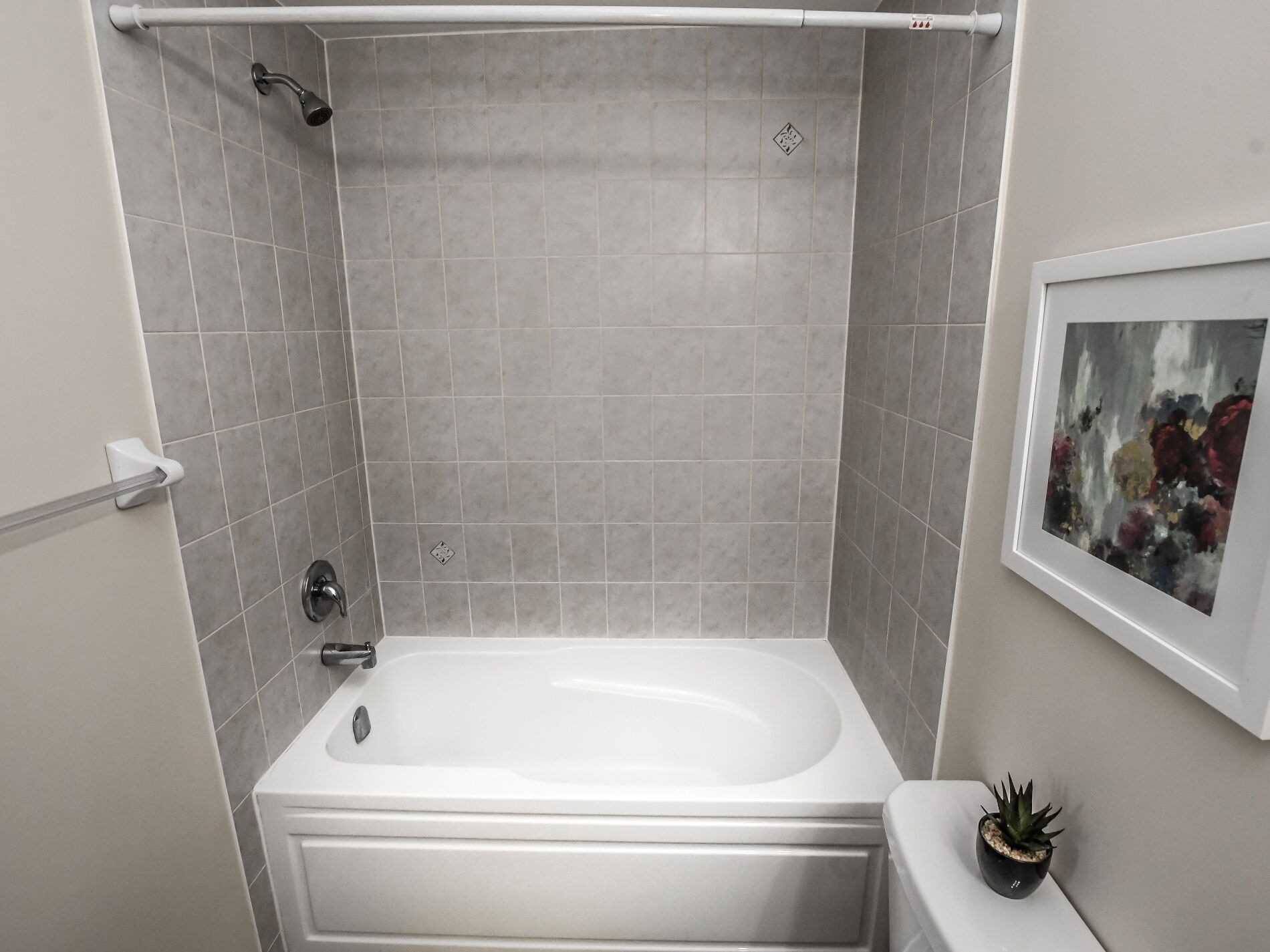 68 Milson Cres