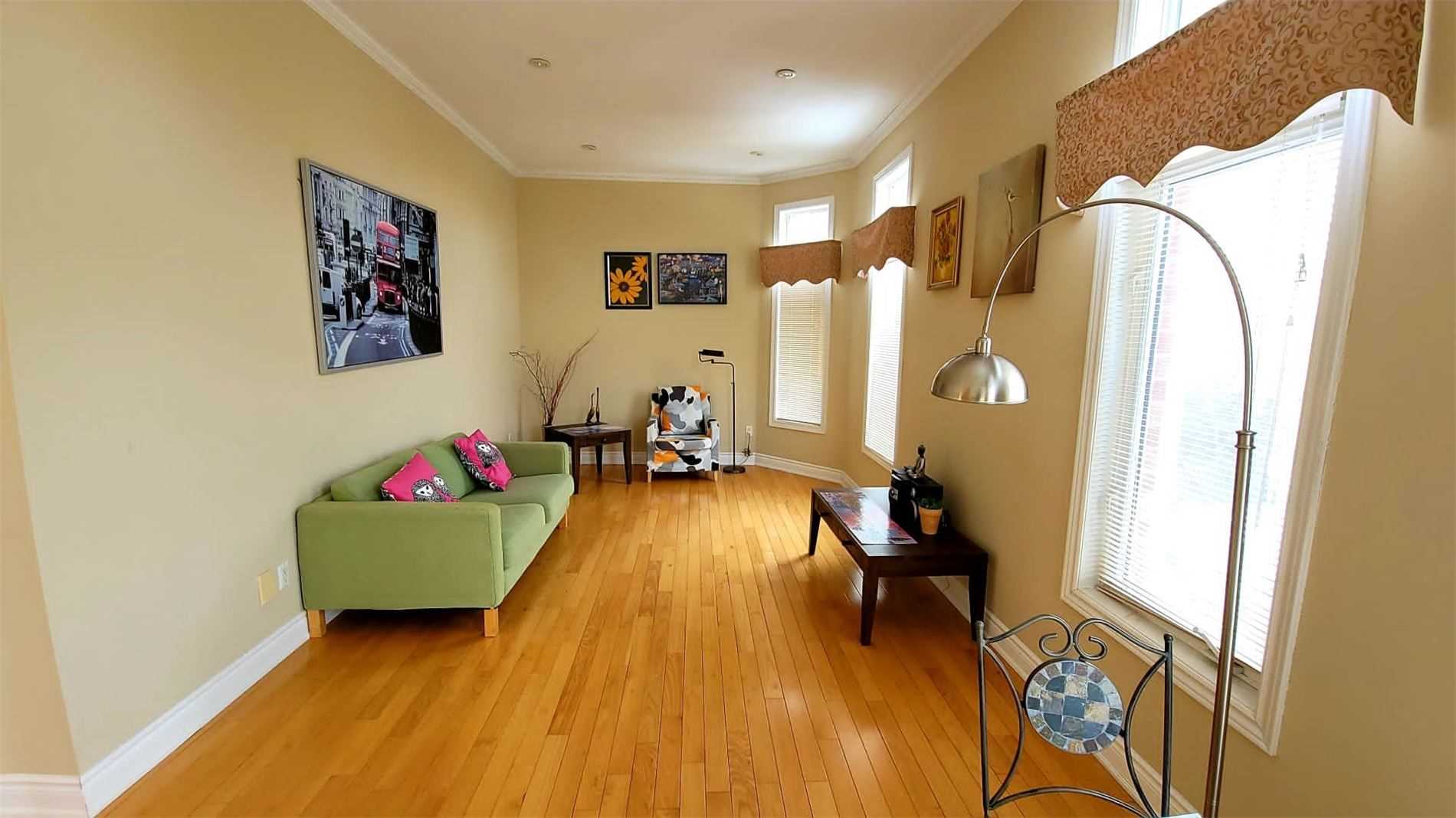 30 Valley Ridge Ave