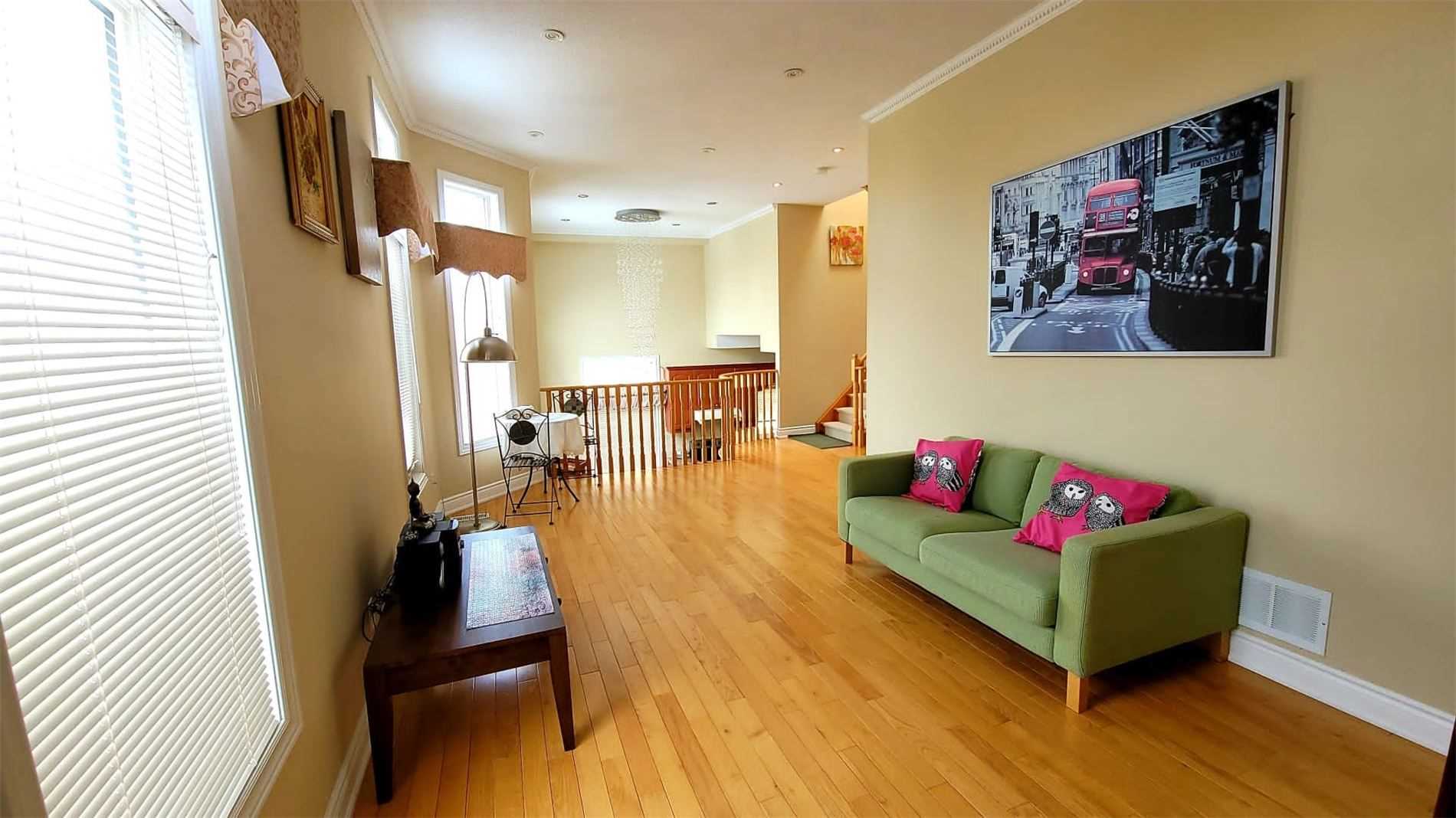 30 Valley Ridge Ave